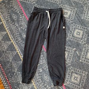 Vuori Women’s Performance Joggers Charcoal Heather Grey XS
